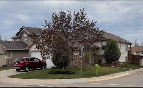 Photo of 194 Webster Drive, Red Deer, AB T4N 7G9 (MLS # A2310684)