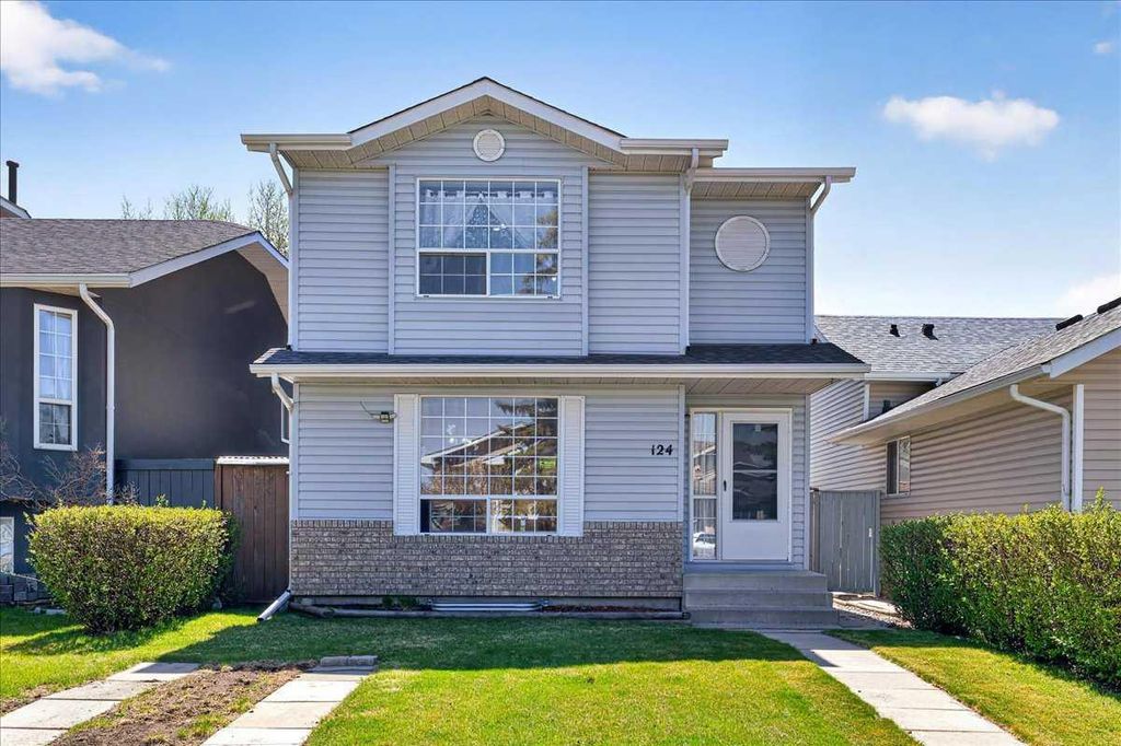 Photo of 124 Martinwood Court NE, Calgary, AB T3J 3H2 (MLS # A2309394)