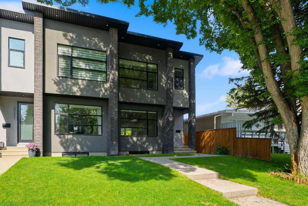 Photo of 3325 42 Street SW, Calgary, AB T3E 3M5 (MLS # A2328852)