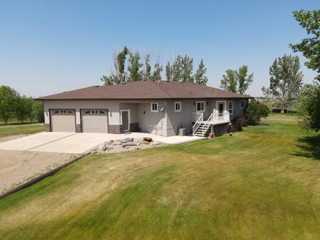 Photo of 182034 Rge Rd 163, Rural Newell, County of, AB T1R 1C8 (MLS # A2266773)