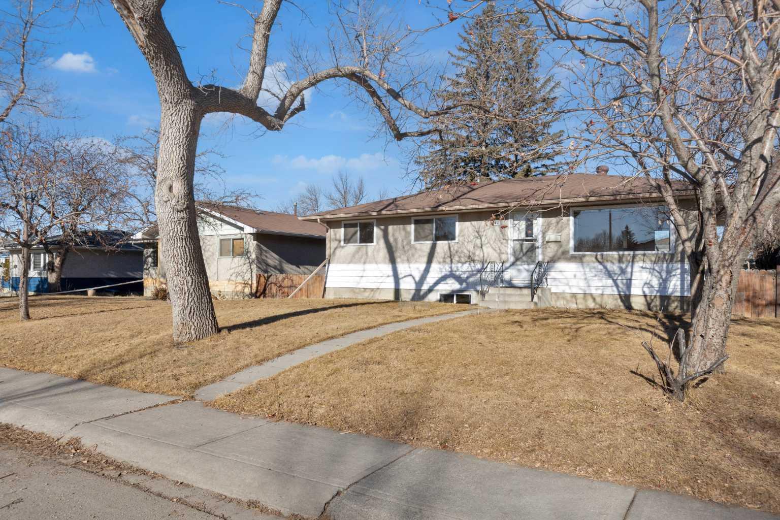 1980 Cottonwood Crescent SE