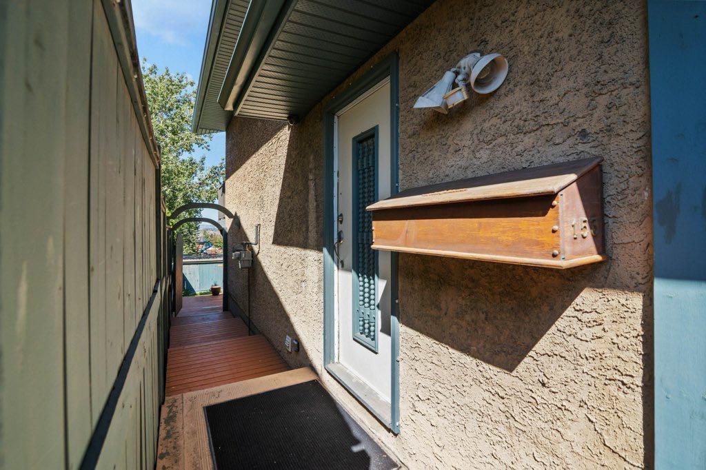 153 Mckinnon Crescent NE