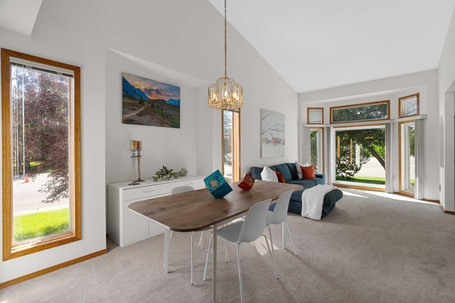 305 Douglasbank Court SE