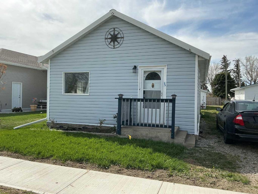 Photo of 309 52 Avenue W, Claresholm, AB T0L 0T0 (MLS # A2307991)