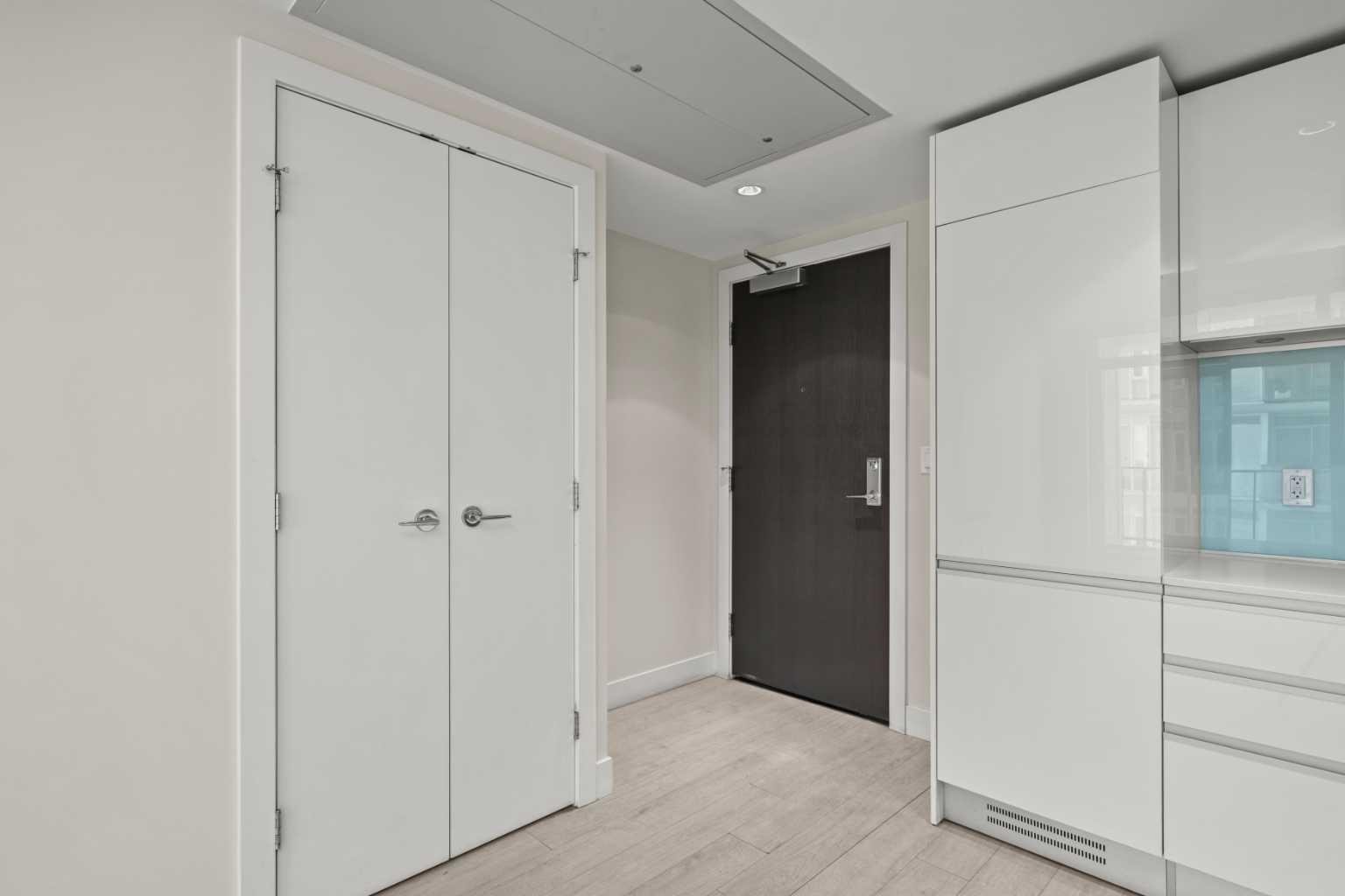 1188 3 Street SE 2005