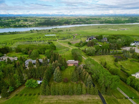 Photo of 119 Bearspaw Village Crescent, Rural Rocky View County, AB T3L 2P2 (MLS # A2320104)