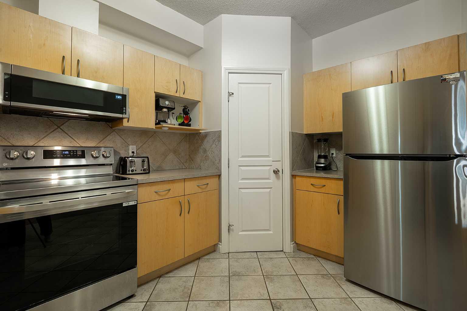 138 18 Avenue SE 202