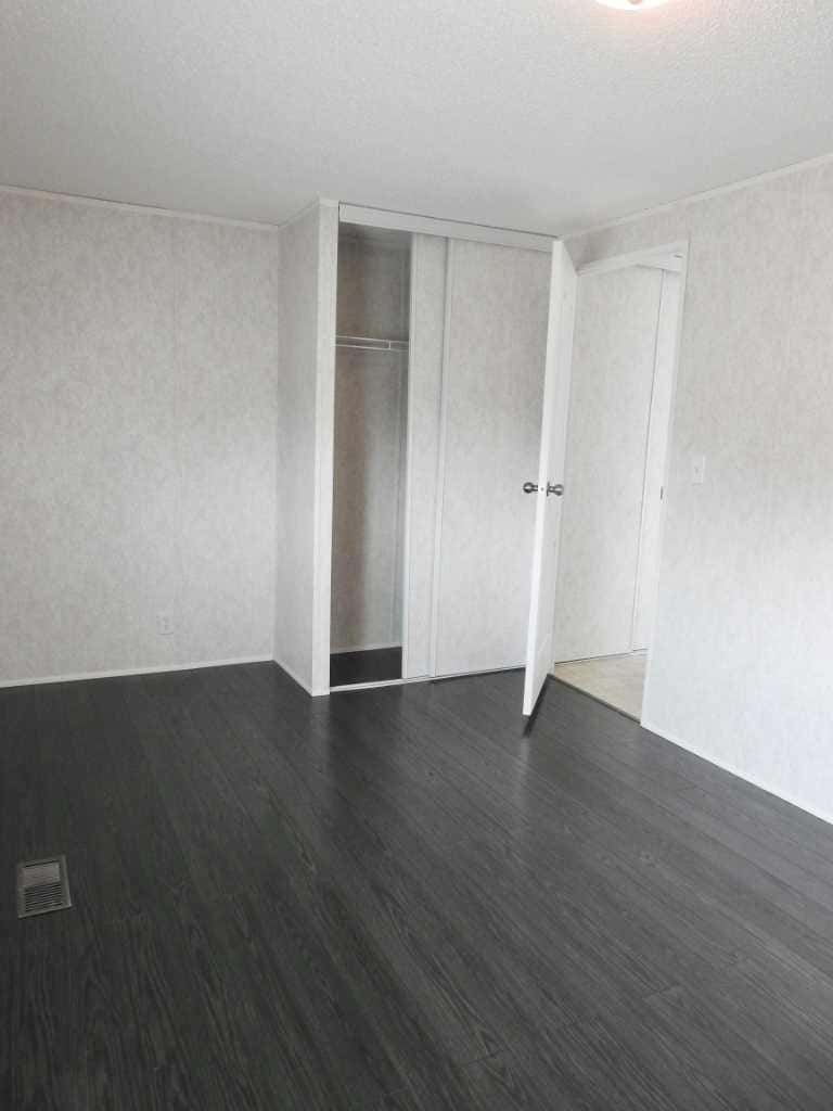 Photo of 218 Oak Wood Drive NW, Edmonton, AB T6P 0A4 (MLS # A2330981)