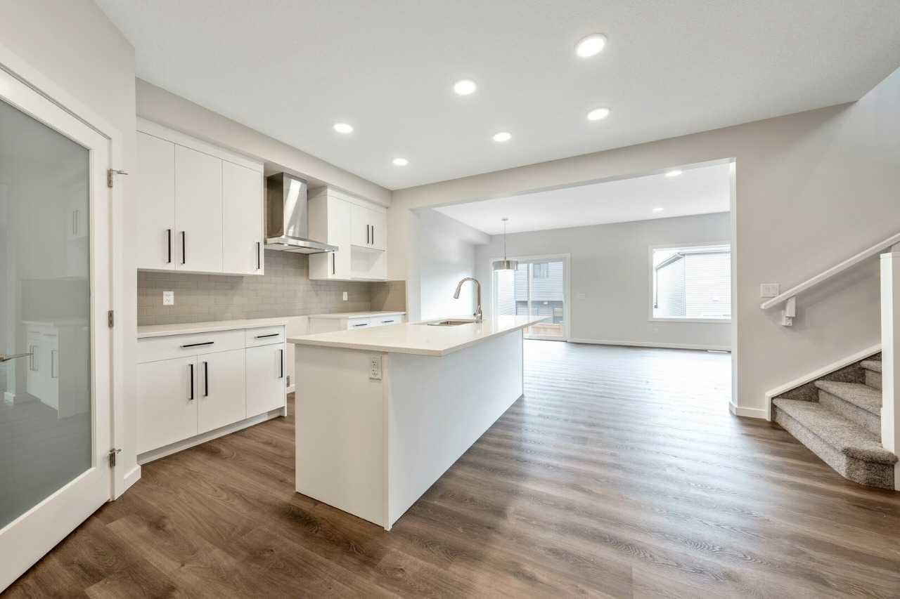 412 Heartwood Grove W