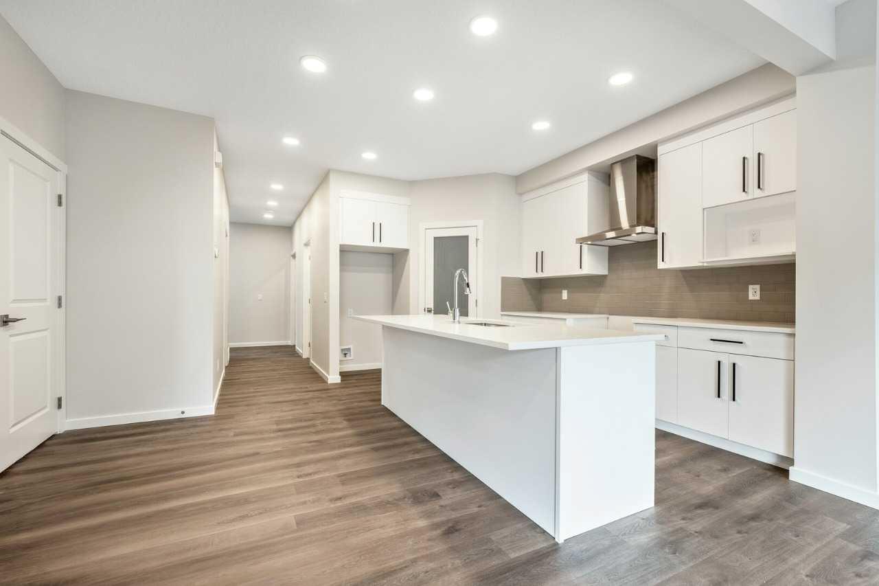 412 Heartwood Grove W