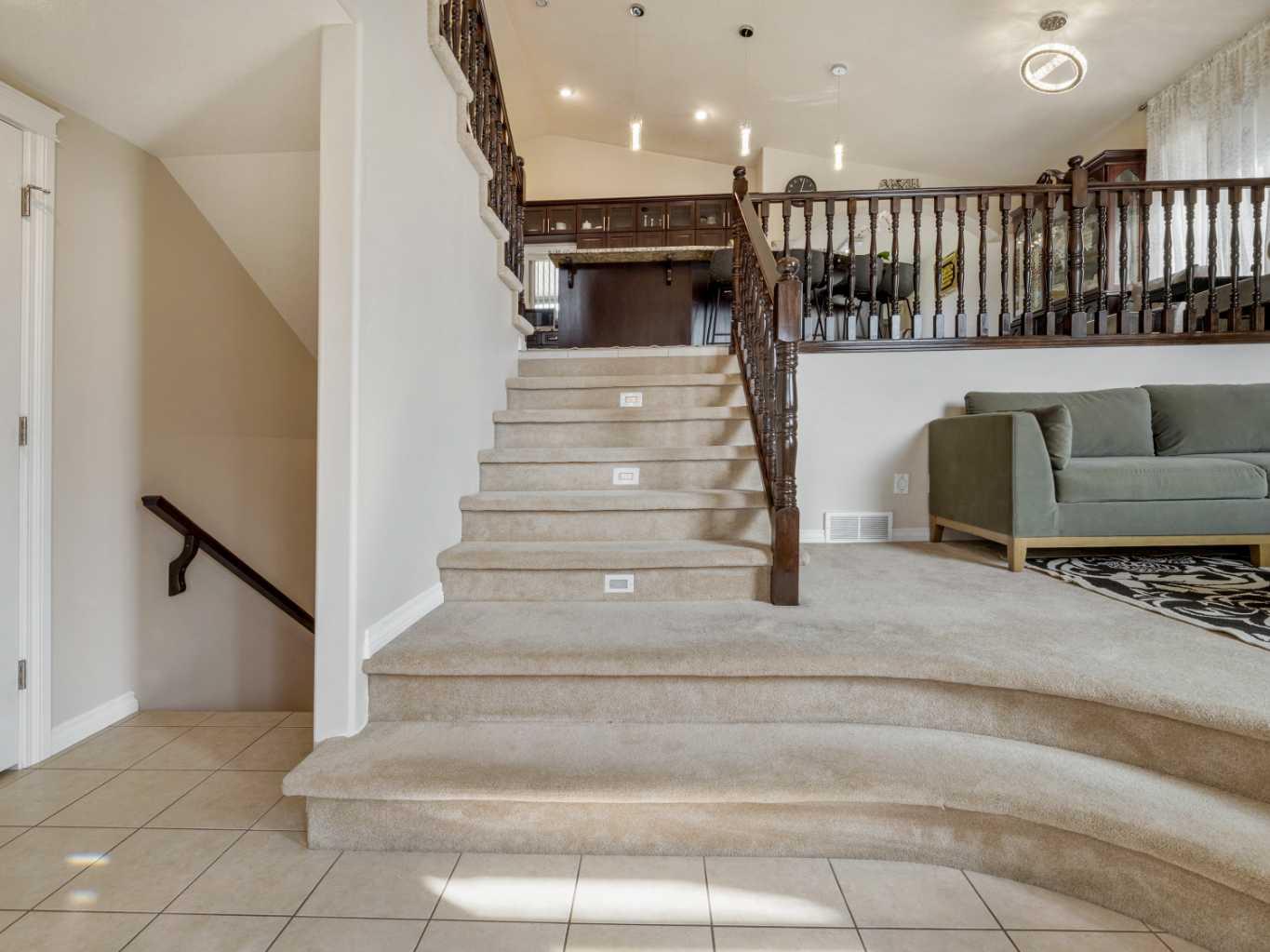 605 Couleecreek Place S