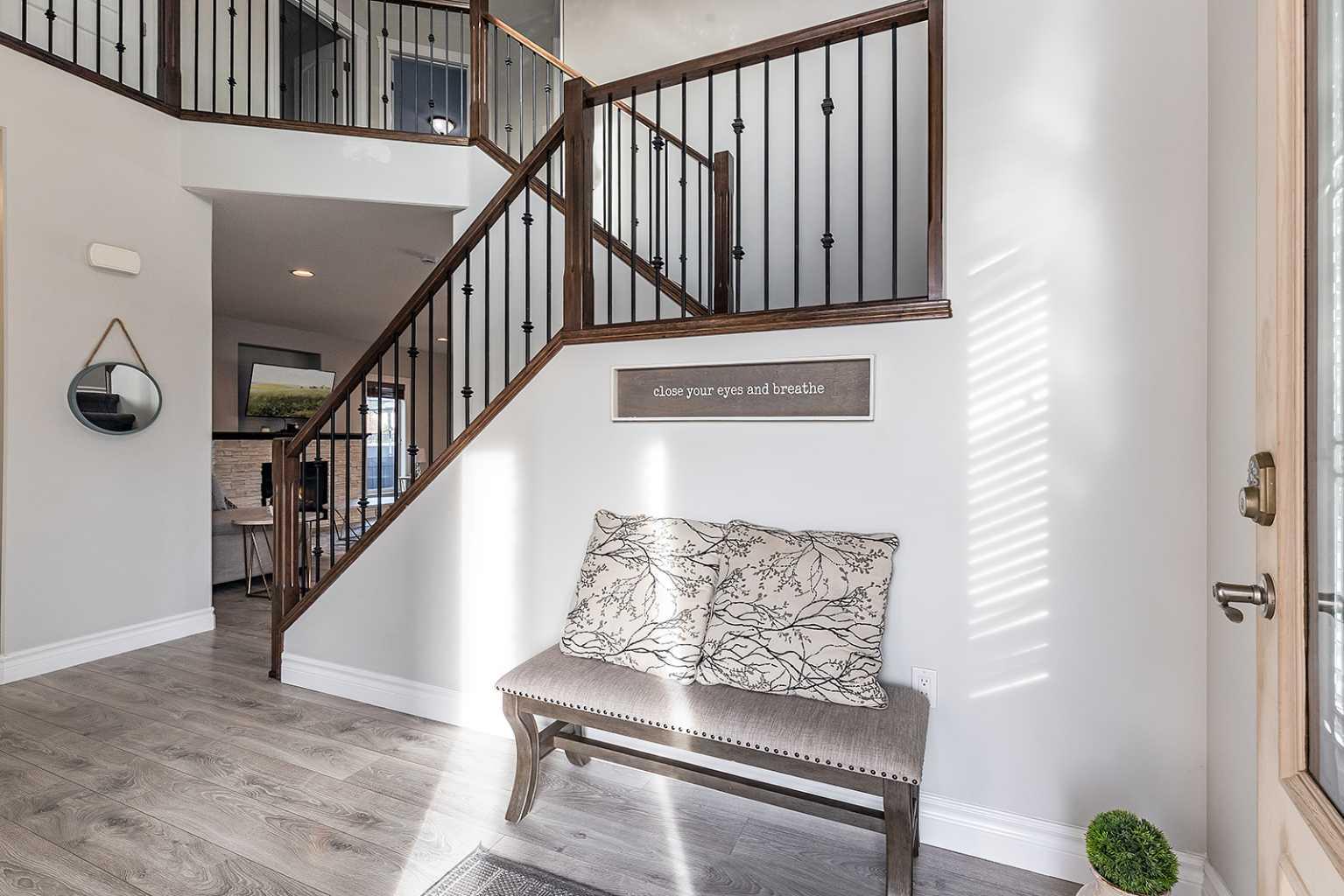 203 Sterling Crescent SE