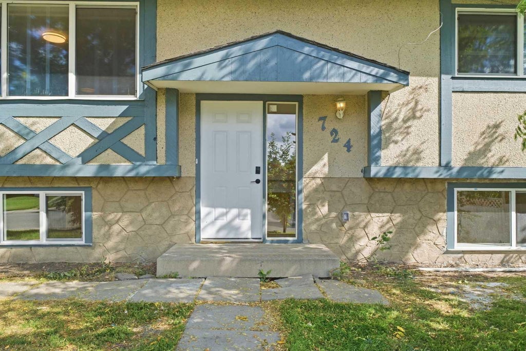 Photo of 724 55 Street SE, Calgary, AB T2A 3R8 (MLS # A2344840)