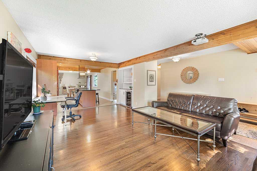 16 Roseview Drive NW