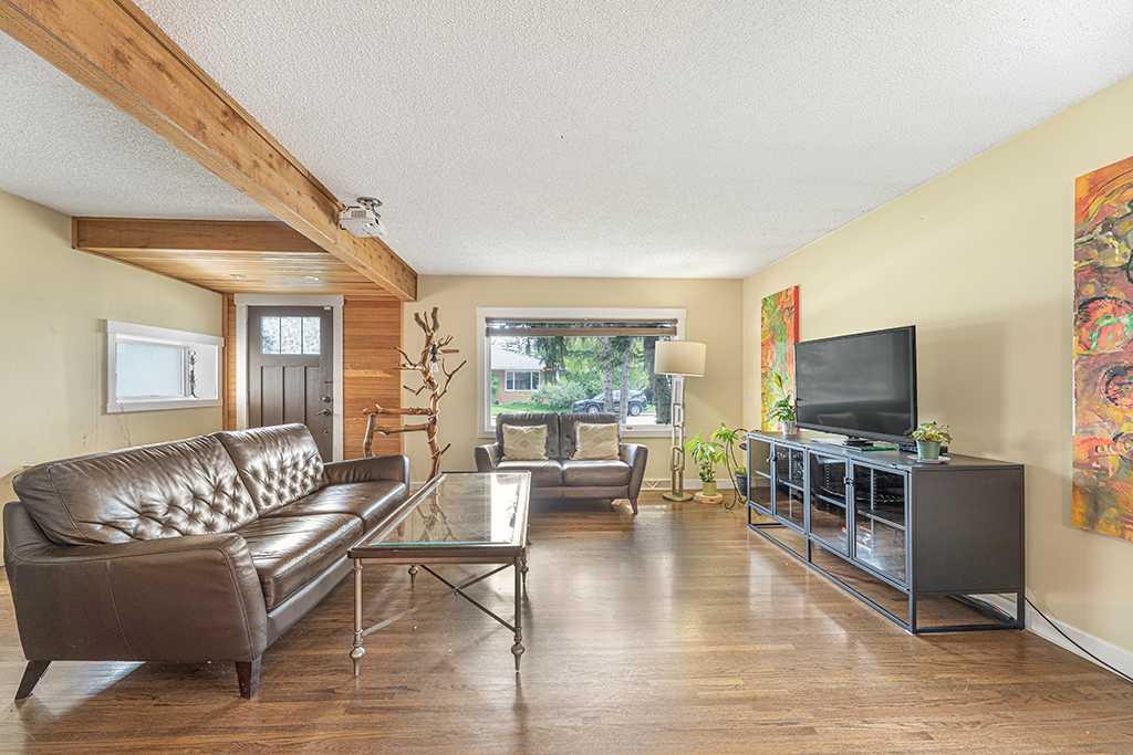 16 Roseview Drive NW