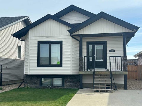 Photo of 3327 41 Avenue, Lloydminster, SK S9V 2H5 (MLS # A2344038)