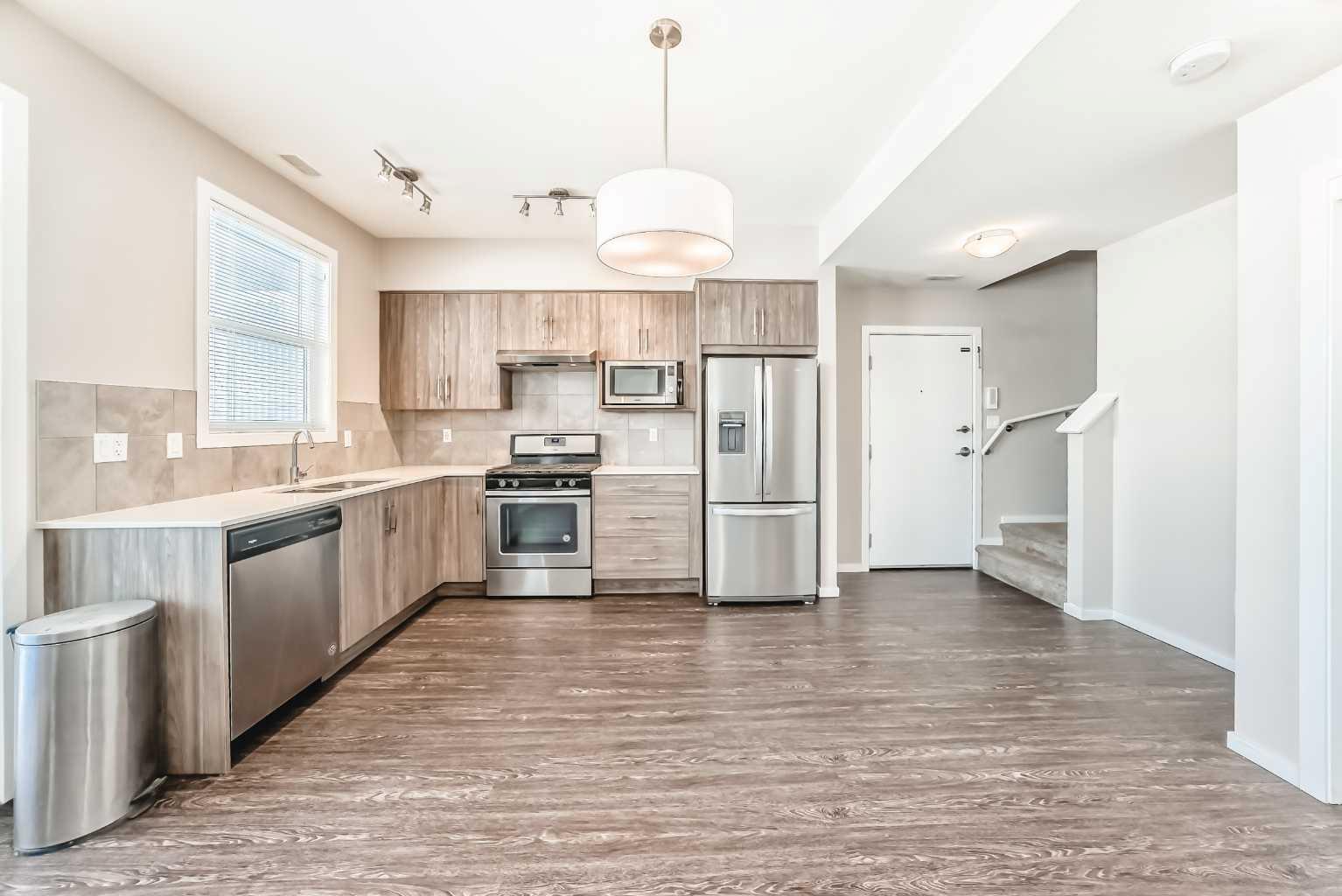 135 Redstone Walk NE 204