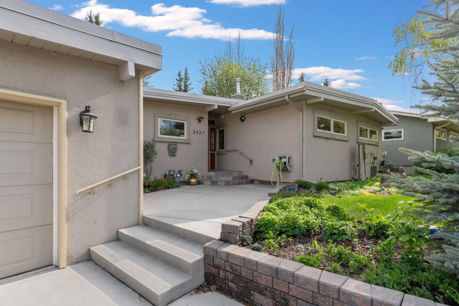 2427 Sovereign Crescent SW