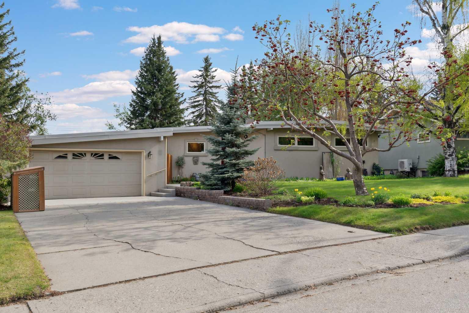 2427 Sovereign Crescent SW