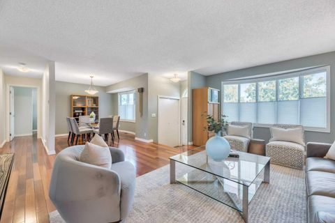 17 Windermere Road SW Calgary AB T3C 3K2