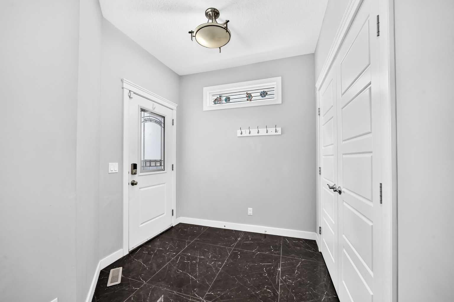 469 Skyview Shores Manor NE