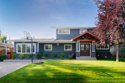 164 Cherovan Drive SW Calgary AB T2V 2P5