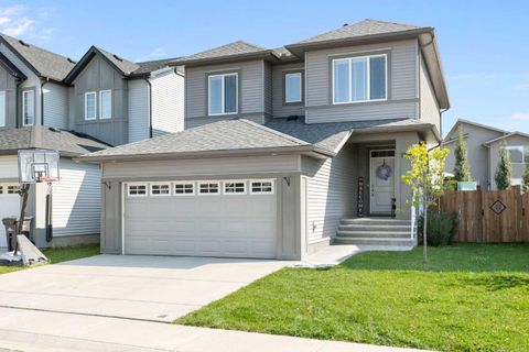 1708 Montgomery Gate SE High River AB T1V 0H6