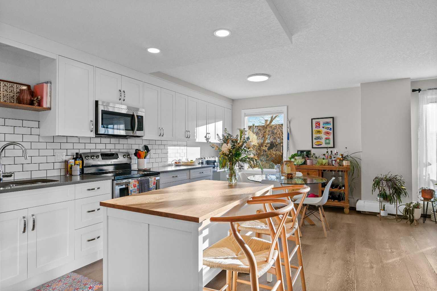 1208 14 Avenue SW 201