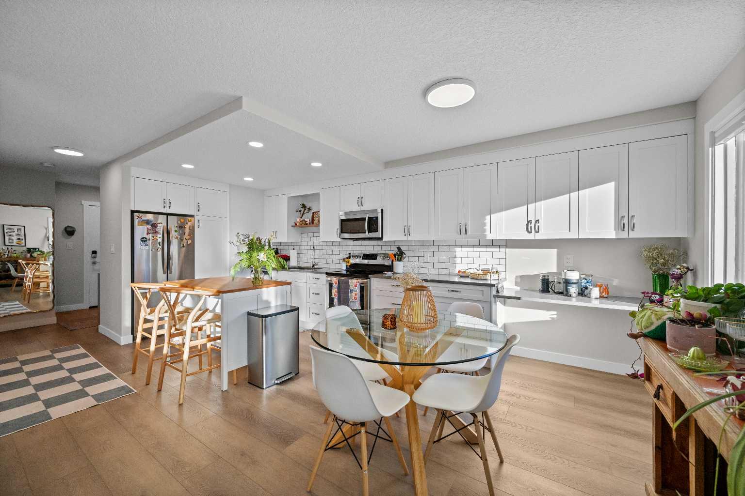 1208 14 Avenue SW 201