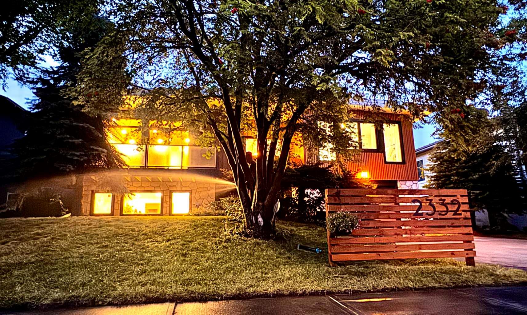 2332 Uxbridge Drive NW