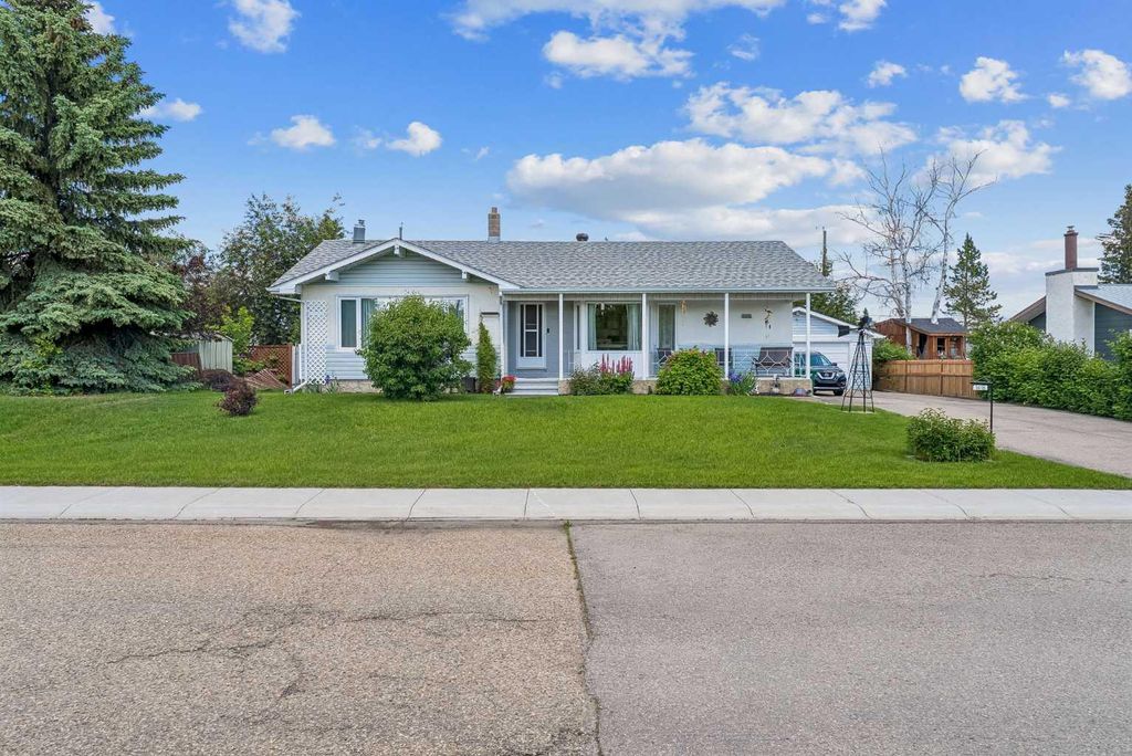 Photo of 1418 18 Avenue, Didsbury, AB T0M 0W0 (MLS # A2324151)
