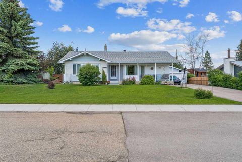 Photo of 1418 18 Avenue, Didsbury, AB T0M 0W0 (MLS # A2324151)