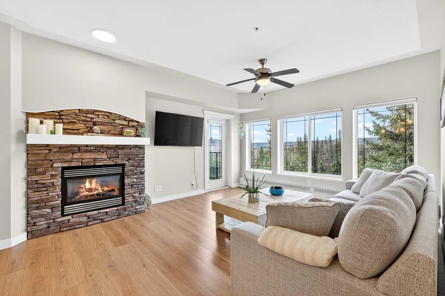 10 Discovery Ridge Close SW 519