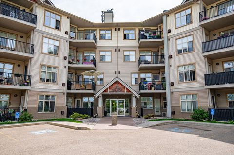 Photo of 100 Lakeway Boulevard #324, Sylvan Lake, AB T4S 0A4 (MLS # A2330485)