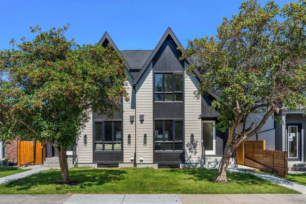 Photo of 518 22 Avenue NW, Calgary, AB T2M 1N6 (MLS # A2337671)