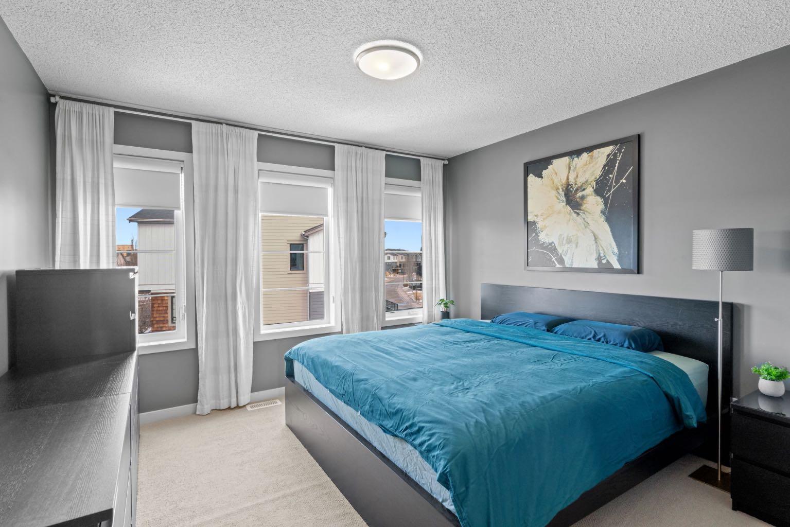 102 Walden Circle SE