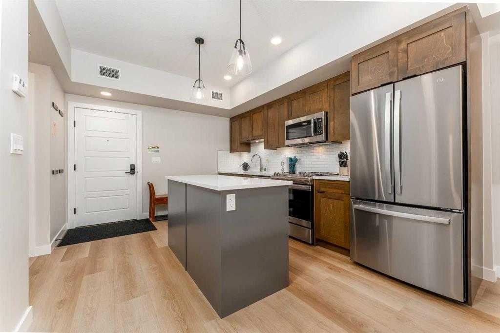 200 2 Avenue 1215