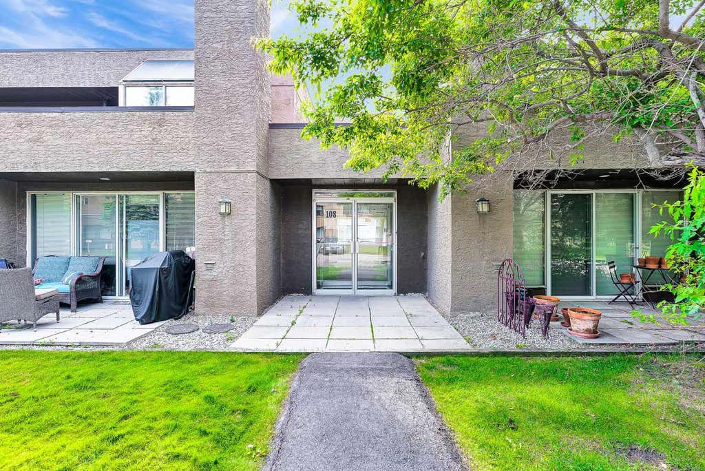 Photo of 108 Village Heights SW #1, Calgary, AB T3H 2L2 (MLS # A2326576)