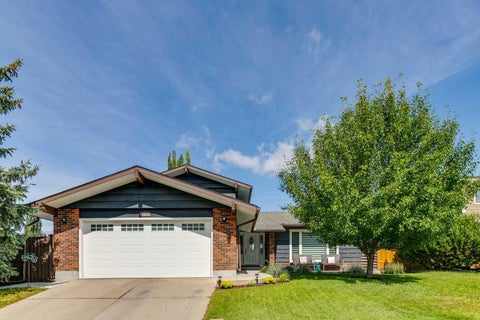 Photo of 1515 Lake Bonavista Drive SE, Calgary, AB T2J 2X8 (MLS # A2340778)