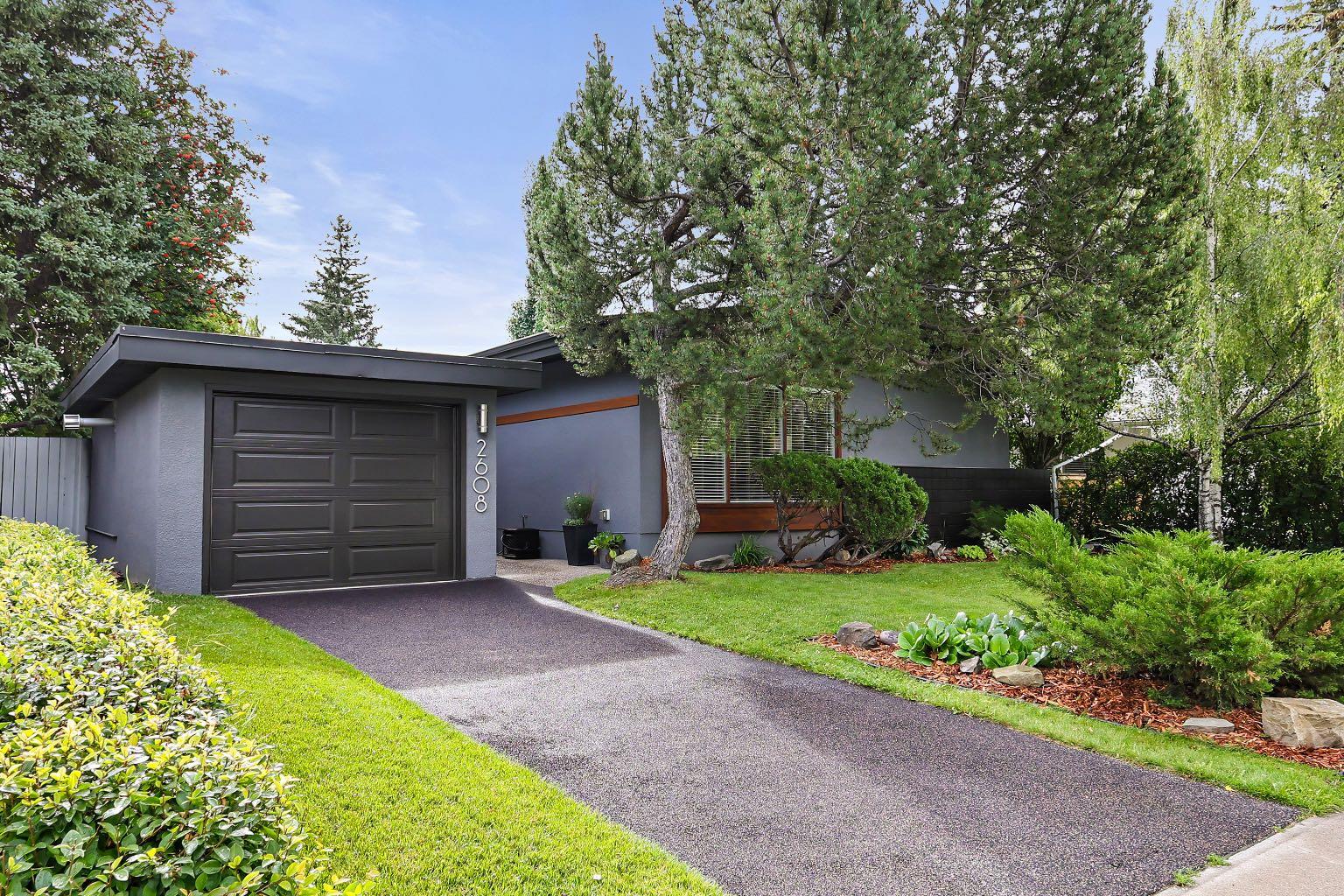 2608 Laurel Crescent SW
