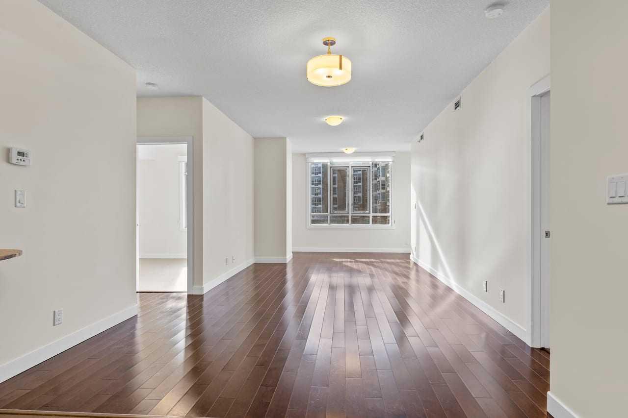 16 Varsity Estates Circle NW 310