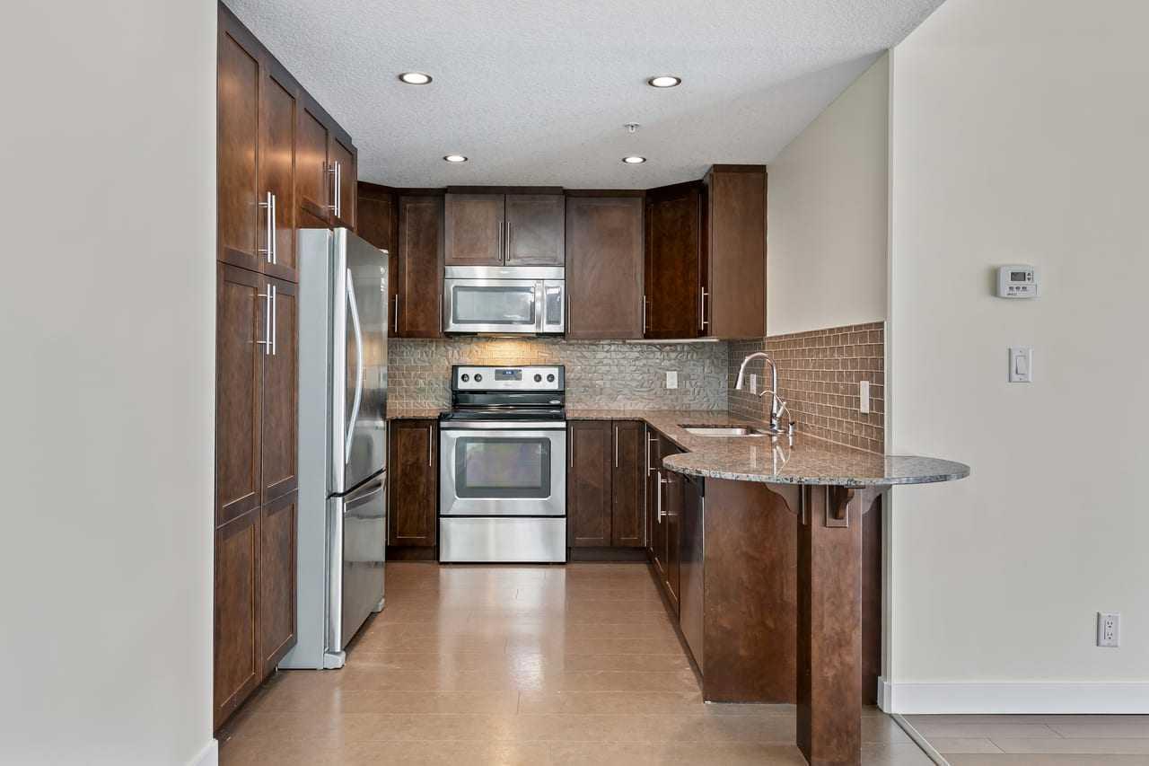 16 Varsity Estates Circle NW 310