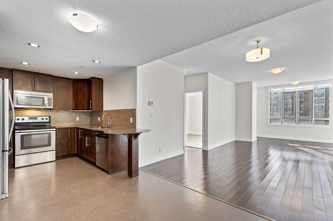 16 Varsity Estates Circle NW 310