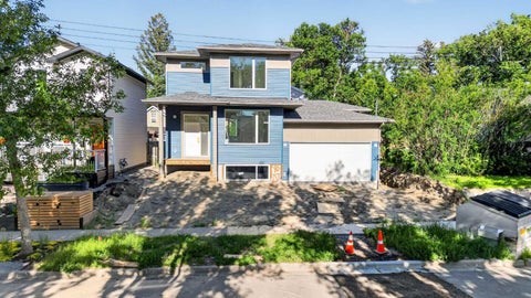 Photo of 925 7 Street S, Lethbridge, AB T1J 2H9 (MLS # A2322916)