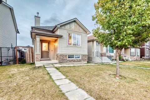 10 Saddlebrook Gardens NE Calgary AB T3J 5M6