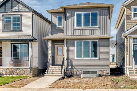 419 Hotchkiss Manor SE Calgary AB T3S 0N3