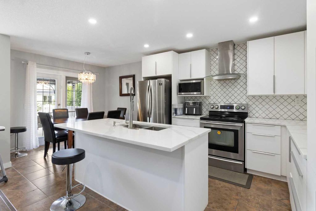 Photo of 31 Bridlewood Road SW, Calgary, AB T2Y 3P9 (MLS # A2283326)