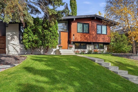 Photo of 2740 Lionel Crescent SW, Calgary, AB T3E 6B2 (MLS # A2353793)