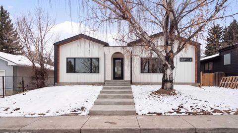 Photo of 88 CHEYENNE Crescent NW, Calgary, AB T2L 0Z2 (MLS # A2306476)