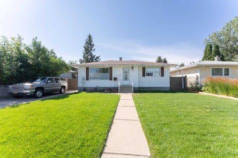 Photo of 1114 11 Avenue N, Lethbridge, AB T1H 1M7 (MLS # A2337070)
